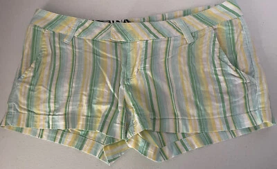 VOLCOM junior size 3 stripe sea shore chino short green/yellow - Image 1 of 4