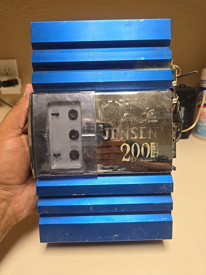 Amplificador de audio para automóvil Jensen XA2100 50 vatios 2 canales 20-20 kHz Foto 1 de 4