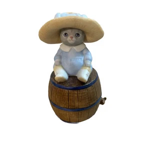 Kitty Cucumber Pickles Barrel Cat Hat Mouse B Shackman Schmid 1992 Figurine - Imagen 1 de 9