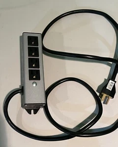 Wiremold Stromverteilerkabel Stecker 4 Gang 120 Volt Adapter L10316 - Bild 1 von 8