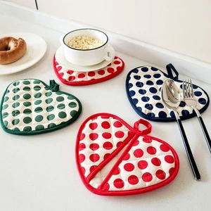 Guanti Forno Resistenti al Calore Doppio Strato Ispessiti Forma Cuore Protezione Cucina - Foto 1 di 23