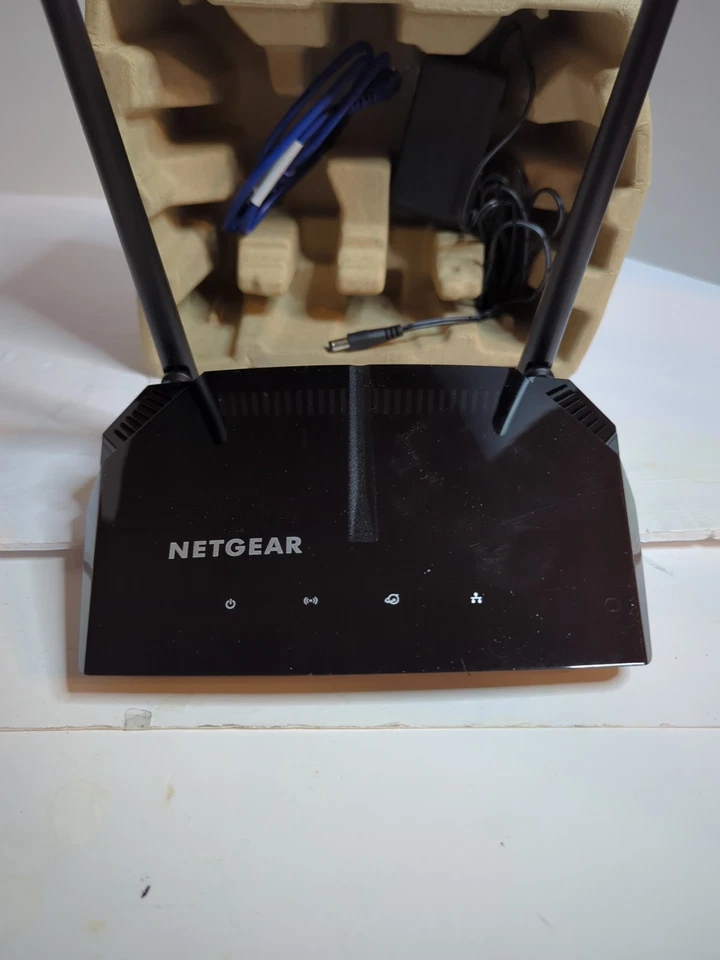NETGEAR Ac1200 Dual Band WiFi Router Model R6120 - Image 1 of 4
