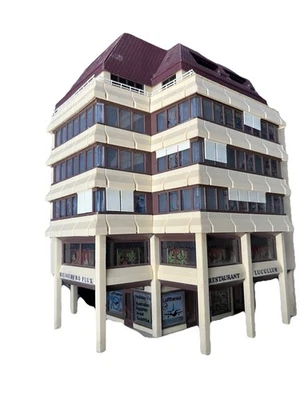 H0 Gebäude Häuser Hochhaus: Restaurant Lucullus, Reisebüro…. - Bild 1 von 2