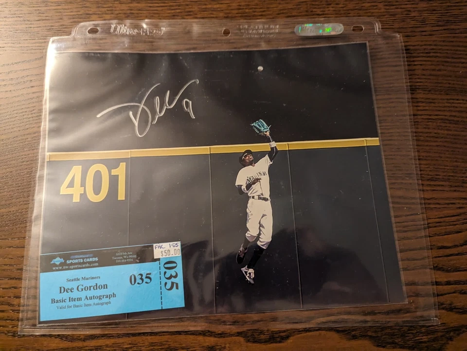 MLB Dee Gordon 8x10 Autograph Seattle Mariners with ticket - Image 1 of 1