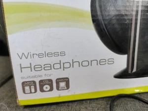 Creative Beats Purity of Sound Wireless Headphones  - Picture 1 of 7