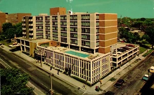 Postal Holiday Inn Central, Milwaukee, Wisconsin - Imagen 1 de 2