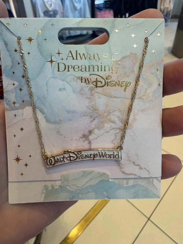 Collar de marquesina de Walt Disney World de Disney Parks 2025 Siempre soñando nuevo Foto 1 de 1