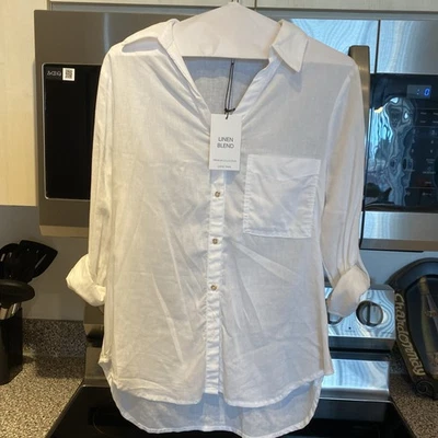 NUEVO CON ETIQUETAS Love Tree Camisa de Lino Top Pequeño Botón Bolsillo Frontal Clásica Blanca Atemporal Foto 1 de 4