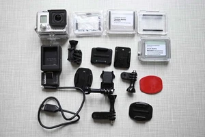 GoPro Hero 3+, großes Zubehörpaket - Bild 1 von 6