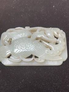 CHINESISCH.ANTIKE,HELLGRÜNLICHE PLAKETTE BROSCHE,VOGELDARSTELLUNG;3x1-7/8x5/8”;62,4 GR - Bild 1 von 9