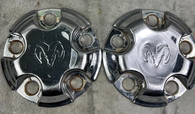 Dodge Ram 1500 2002-2008 tapacubos tapacubos OD cromo juego de 2 52106536AC OEM Foto 1 de 4