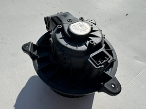 Ford EcoSport JK8 Fiesta Gebläsemotor Heizungsgebläse 0130115702 H1BH-19846-AA - Bild 1 von 5