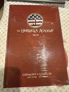 The Umbrella Academy Library Edition #2 (Dark Horse Comics) - Picture 1 of 2