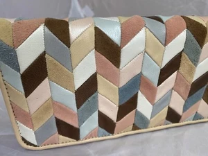 BRUNO MAGLI WOMEN’S HERRINGBONE FLAP CLUTCH HANDBAG CREAM & PASTEL METALLIC - Picture 1 of 8