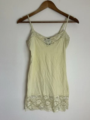 Vestido sin mangas Wet Seal L encaje volantes sin mangas elástico ceñido al cuerpo Y2K camisón Foto 1 de 3