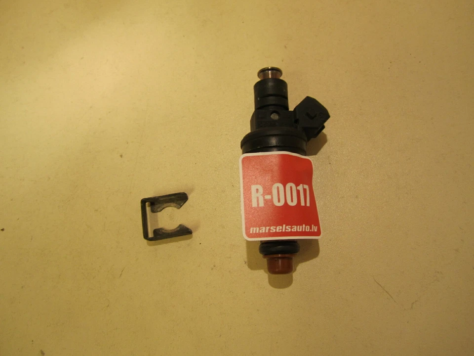 058133551A Audi A4 1995.y 1.8 [ADR] Fuel Injector  058 133 551 A - image 1 of 4