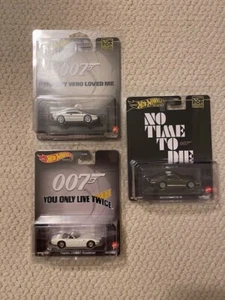 Hot Wheels 007 Set of (3) Lotus Esprit S1, Toyota 2000GT Roadster, Austin Martin - Picture 1 of 5