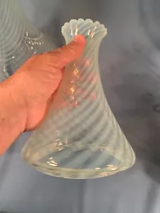 Antigua Lámpara Angular Co Pantalla Blanco Opalescente Remolino Chimenea Arte Vidrio - Imagen 1 de 5