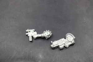 Warhammer 40k Space Marines Veterani Armi Bulloni x2 Bit Metallo - Foto 1 di 3