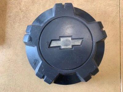 #B (1) 2004-2012 CHEVROLET COLORADO 97288190 9595905 OEM CENTER CAP - Изображение 1 из 4