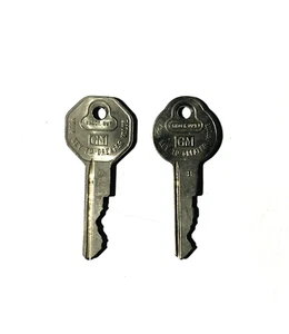 General Motors Vintage Car Key Set Ignition and Door Key Included 1960s (1) - Picture 1 of 3