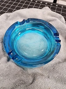 Cenicero de vidrio azul transparente para cigarrillos acuáticos cenicero de colección tiara de vidrio de Indiana - Imagen 1 de 8