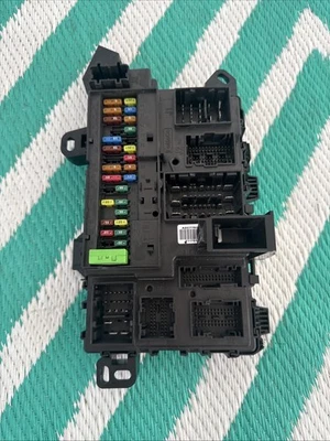 OEM 2021-2023 FORD F150 FUSE JUNCTION BOX RELAY BODY CONTROL MODULE MU5T-15604 - Image 1 of 4