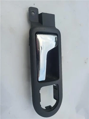 PORTIERGREEP BINNEN LINKS VOOR Volkswagen Passat Berlina (3B3)(2000->) 3B1837113 - Image 1 of 4