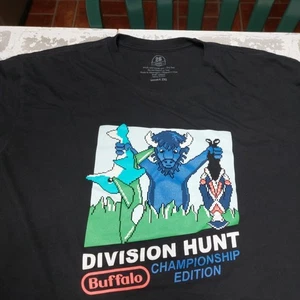 NFL Buffalo Bills Duck Hunt Club Cartoon T-Shirt Patriots Nintendo Tee Gr. 2XL - Bild 1 von 6