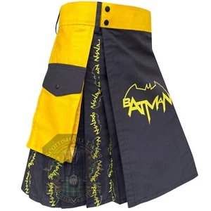 Falda escocesa híbrida utilitaria Batman negra - pliegues amarillos, estilo gótico de superhéroe para hombre - Imagen 1 de 7