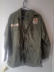 Vintage Army grüne Schützenjacke mit Patches Knopfleiste Gr. 38 SIEHE Bilder - Bild 1 von 15