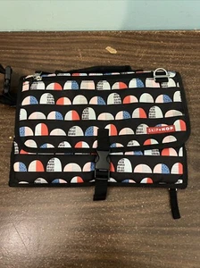 Skip Hop Changing Pad Station Clutch Travel Bag Wipe Diaper - Picture 1 of 6