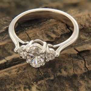 925 Silver 3 Ct Oval Cut Simulated Diamond Three Stone Engagement Ring Size 7 - Picture 1 of 5