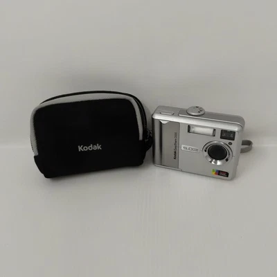 Kodak EasyShare C530 5.0MP LCD Digital Camera + Batteries & Case - Working - Image 1 of 4