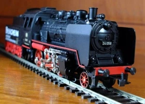 Marklin 3003 HO gauge BR 24 in black livery “Besigheim” - Picture 1 of 11