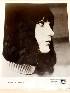 Original SANDIE SHAW 8 x 10 Publicity Photo - Picture 1 of 3