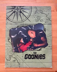 Cartella scuola promozionale scena Baby Ruth vintage 1985 THE GOONIES "Chunk & Sloth" RARA! - Foto 1 di 10