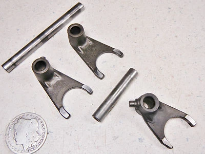 83 HORQUILLAS DE CAMBIO SUZUKI SP125 ASY Foto 1 de 4