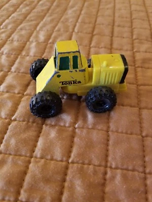 Vintage 1992 Small Tonka Toy Small Mini Loader Tractor Yellow Diecast/Plastic - Image 1 of 4