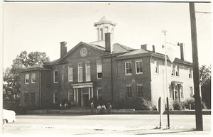 Irwinton GA Wilkinson County Courthouse Republic Gas Real Photo RPPC Postcard - Picture 1 of 1