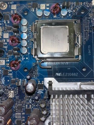 Intel Core 2 Duo E8400 + scheda madre + 4gb ram Bundle - Immagine 1 di 2
