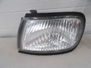 NISSAN MAXIMA 1997-1998 Park Lamp Turn Signal -fender mounted LH DRIVERS SIDE - Picture 1 of 4