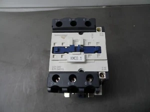 CONTACTOR TELEMECANIQUE LC1 D40 (LP1 D4011) (60 AMPERIOS) (3 POLOS) (BOBINA 24V) (24974) - Imagen 1 de 10