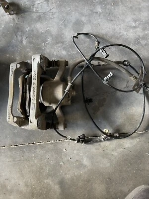 Pinza de freno trasera derecha Ford F-150 2015-2018 freno manual OEM Foto 1 de 3