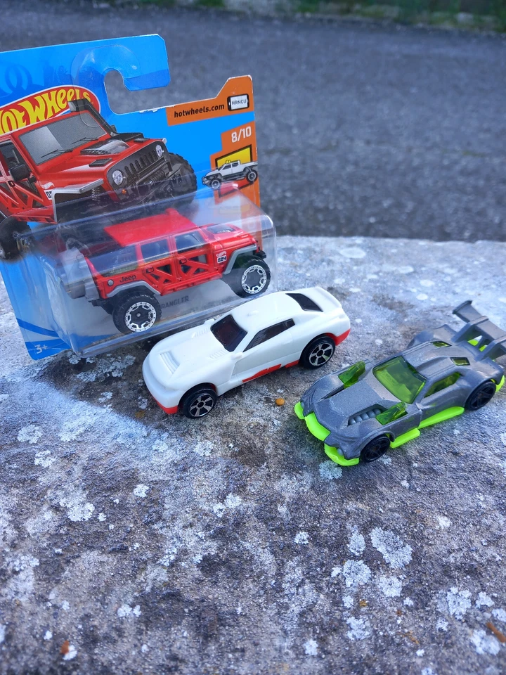 RARE Hot Wheels 2018 '17 Jeep Wrangler + 2014 GT Hunter usata + Mc Donal's - Immagine 1 di 1