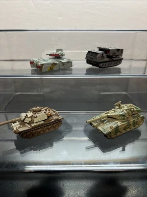 Lote #6 R2 vintage de veículos tanques militares Micro Machines - Imagem 1 de 4