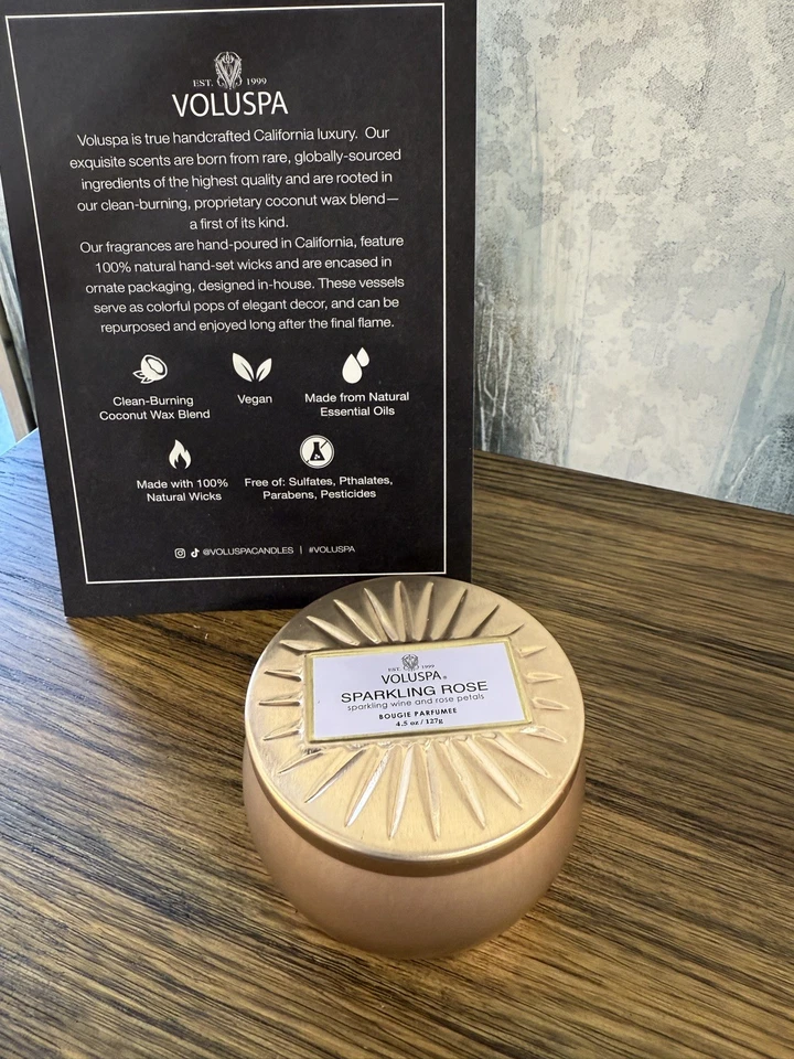 Voluspa Rosa Brillante Hecha a Mano Vegana Cera de Coco Decorativa Lata Vela de Lujo Foto 1 de 3