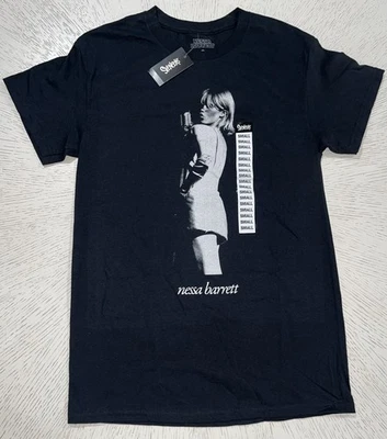 Camiseta Nessa Barrett Adulto Pequeña Negra Manga Corta Informal Elegante Nueva Etiqueta Foto 1 de 4