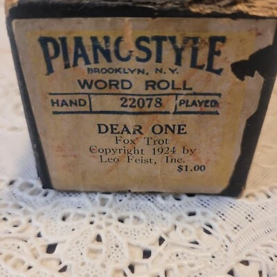 PIANOSTYLE WORD ROLL DEAR ONE FOX TROT DE LEO FEIST CANCIÓN DE AMOR DE COLECCIÓN MÚSICA 1924 Foto 1 de 4
