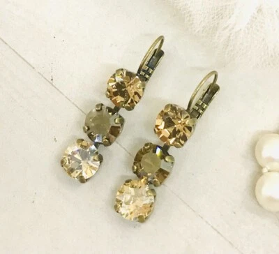 Pendientes Cadena Copa Triple Piedra Marrón Almendra Tostada 8mm Hechos con Topacio Claro Grito Foto 1 de 4